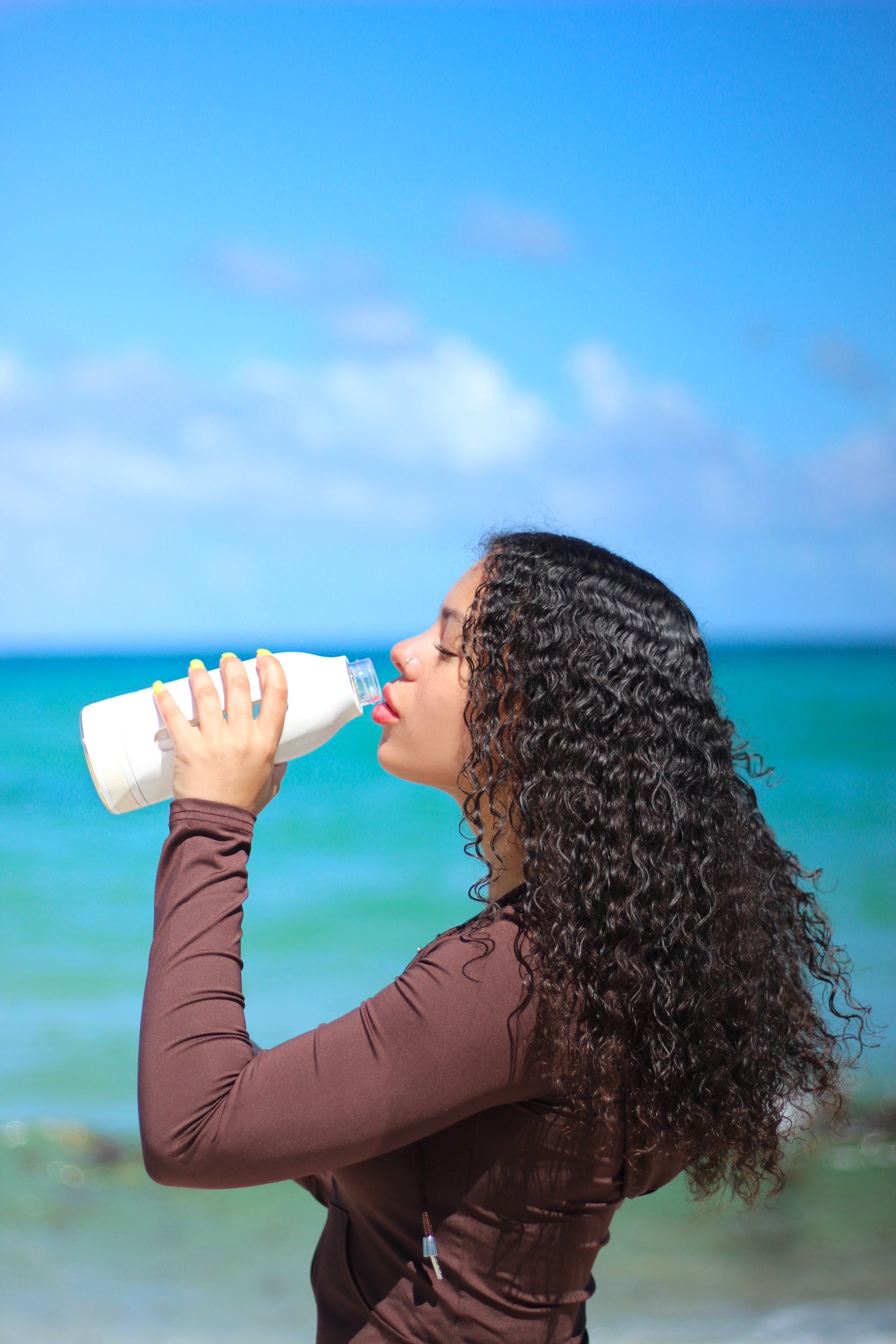 HydraBlend™ Portable Blender with a sleek, compact design, ideal for on-the-go smoothies and shakes. Lightweight, rechargeable, and perfect for fitness enthusiasts seeking convenience and portability